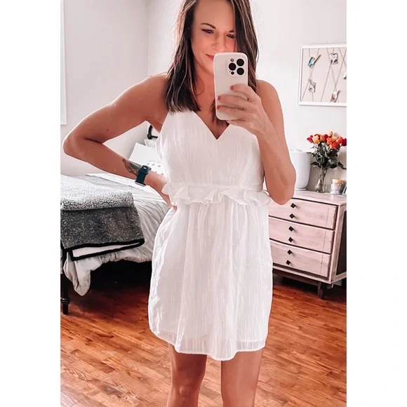 BCBGeneration white flowy summer dress - Picture 1 of 9